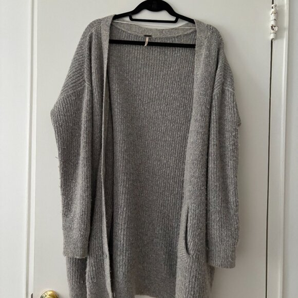 Free People Oversized Long Cardigan – Soft Gray Knit, Size Medium - Picture 4 of 8